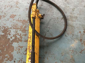 Enerpac Hydraulic Hand Pump P80 Two Speed Steel Body Porta Power - picture0' - Click to enlarge