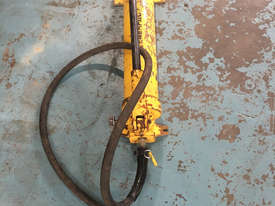 Enerpac Hydraulic Hand Pump P80 Two Speed Steel Body Porta Power - picture2' - Click to enlarge