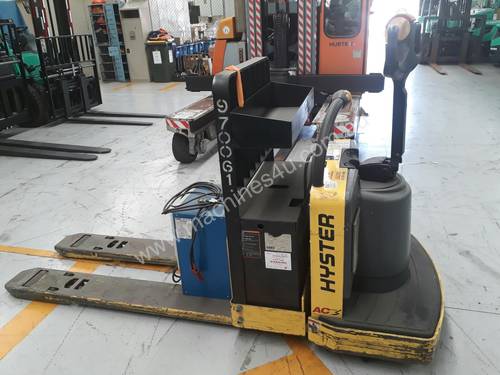 Hyster electric pallet mover