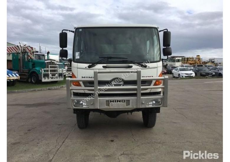 caption 2012 Hino 500 1322 GT8J