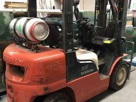 Nissan 25 Forklift - picture0' - Click to enlarge