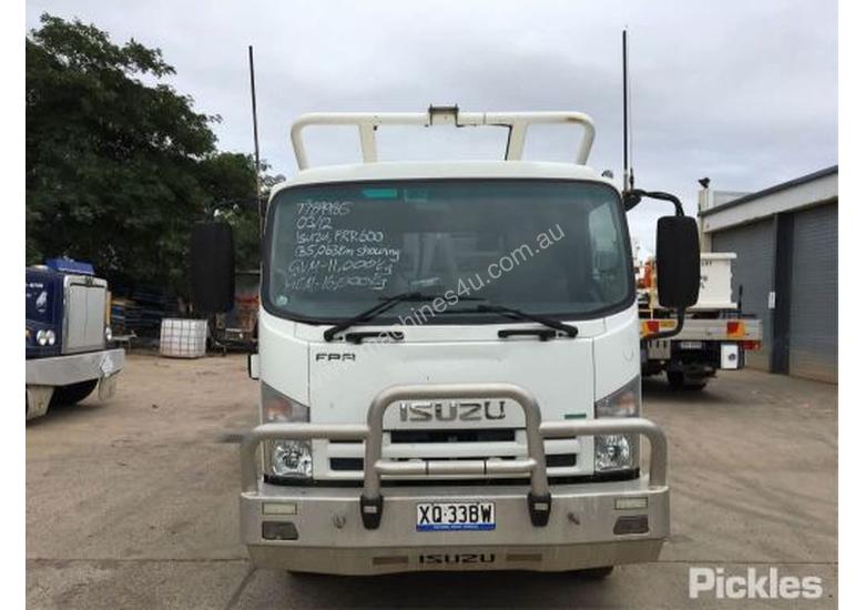 caption 2012 Isuzu FRR600 MWB