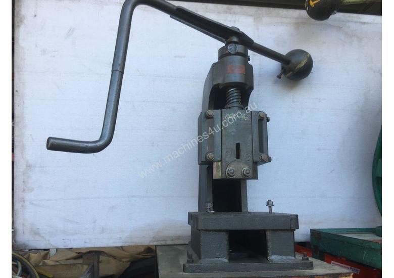 caption Accro 12ton Fly Press