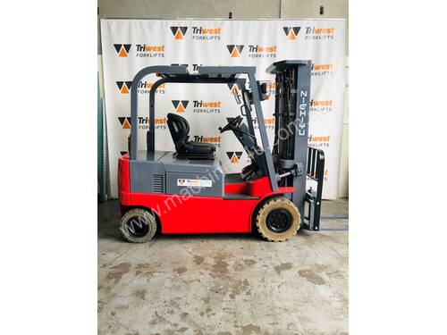 Used nichiyu for sale - 2.5T 4 Wheel Electric Forklift