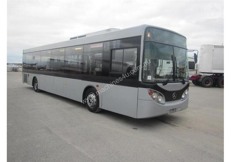caption Mercedes-Benz Volgren 0405