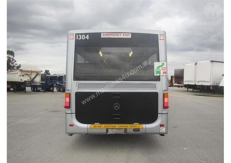 caption Mercedes-Benz Volgren 0405