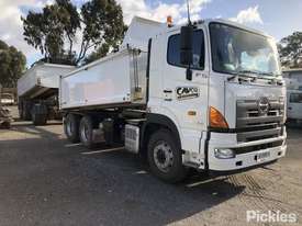 2016 Hino 700 Series - picture0' - Click to enlarge