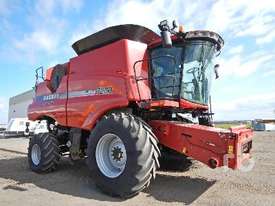 CASE IH 7230 Combine - picture0' - Click to enlarge