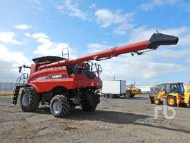 CASE IH 7230 Combine - picture1' - Click to enlarge