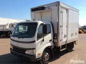 2004 Hino U404 - picture2' - Click to enlarge