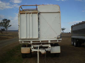 Freighter Dog Stock/Crate Trailer - picture0' - Click to enlarge