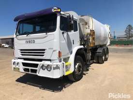 2011 Iveco Acco 2350G - picture2' - Click to enlarge