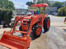 Kubota 45 Hp with new 4 in 1 loader attachment - picture2' - Click to enlarge