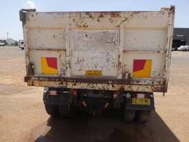Mitsubishi FV500 6x4 Tipper - picture1' - Click to enlarge
