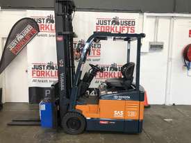 TOYOTA 7FBE13  52330 1.3 TON 1300 KG  3 WHEEL COUNTER BALANCED FORKLIFT 3 STAGE 6  METER MAST - picture0' - Click to enlarge