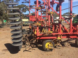 1998 Bourgault 8800 Air Drills - picture1' - Click to enlarge