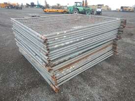 Temporary Fence Panels (30 of), Base Holder Feet - picture1' - Click to enlarge