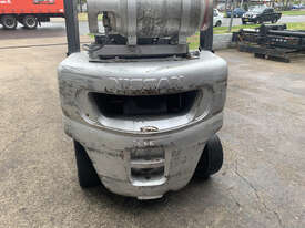 2.5 Tonne Nissan Forklift For Sale! - picture2' - Click to enlarge