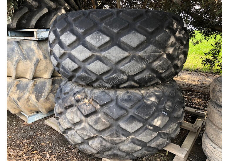 caption Goodyear 28L-26 Tyre/Rim Combined