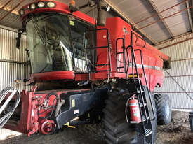 CASE IH 8010 Header(Combine) Harvester/Header - picture0' - Click to enlarge