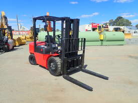 Unused 2021 Redlift CPCD35H-490 Diesel Forklift (3 Stage)  - picture1' - Click to enlarge