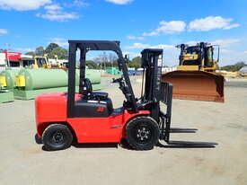 Unused 2021 Redlift CPCD35H-490 Diesel Forklift (3 Stage)  - picture2' - Click to enlarge