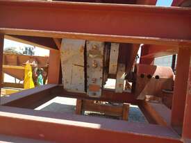 Honert Vibrating Feeder - picture1' - Click to enlarge