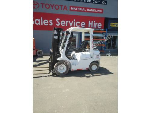 toyota container mast low hours 32-8FG25 42-7FG25