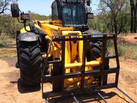 2015 JCB 560-80 U4126 - picture1' - Click to enlarge