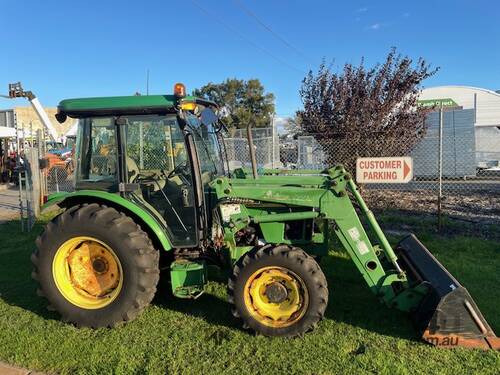 Tractor John Deere 5320 4x4 FEL 3366 hours 65HP