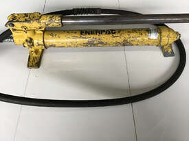 Enerpac Hydraulic Steel Porta Power Hand Pump P39 with hose - picture1' - Click to enlarge
