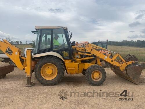 JCB 3CX With Quick release 4 in 1 bucket, flipover forks, extender hoe, quick hitch and 3 buckets