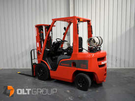 Nissan 2.5 Tonne Forklift 4.3m Container Mast 2016 Model Sideshift Fork Positioner LPG EFI - picture0' - Click to enlarge