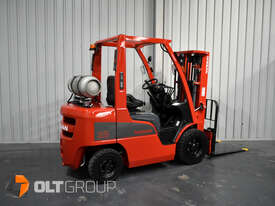 Nissan 2.5 Tonne Forklift 4.3m Container Mast 2016 Model Sideshift Fork Positioner LPG EFI - picture2' - Click to enlarge