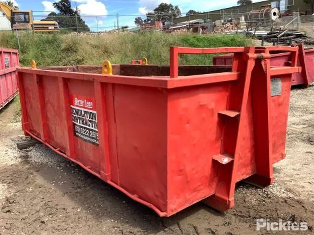Used 1x Standard Hook Bin With Engineered Anchor Lift Points 9 cubic