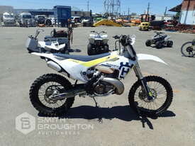 HUSQVARNA 300CC MOTOR BIKE - picture0' - Click to enlarge