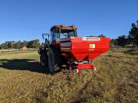 FARMTECH FS2/GS2 1400 DOUBLE DISC SPREADER (1400L) - picture0' - Click to enlarge