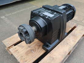 SEW Eurodrive Electric Gear Motor 2.2kW 83RPM - picture0' - Click to enlarge