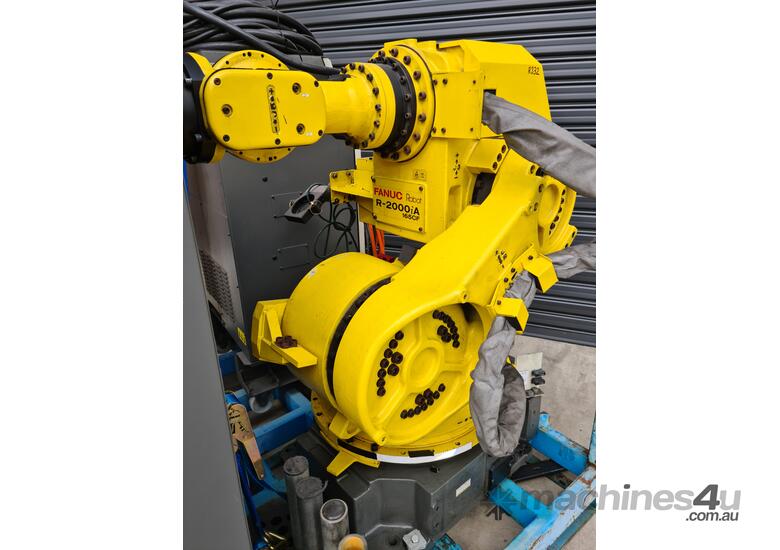 caption FANUC R-2000iA/165CF Robot - Low Hours, Excellent Condition