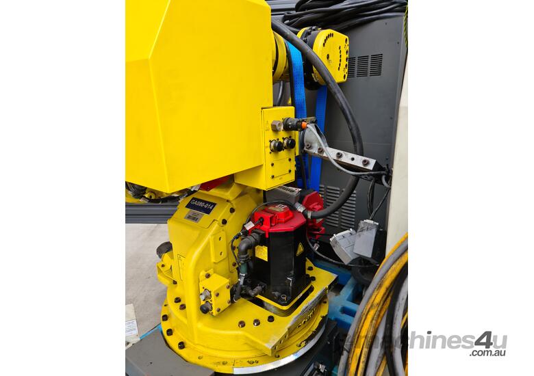 caption FANUC R-2000iA/165CF Robot - Low Hours, Excellent Condition