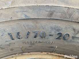 4x Assorted Rims & Tyres - picture2' - Click to enlarge