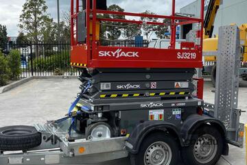   19ft SkyJack Scissor Lift & Trailer Package