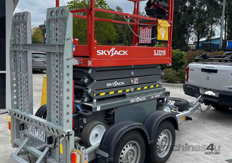 New 19ft SkyJack Scissor Lift Trailer Package image 4