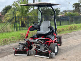 Toro 3320 Triflex Hybrid  Golf Greens mower Lawn Equipment - picture0' - Click to enlarge