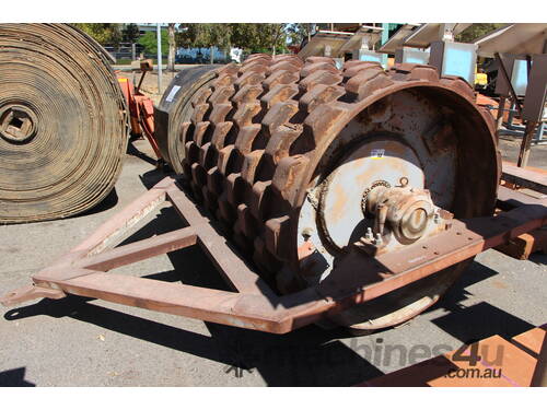 COMPACTION ROLLER