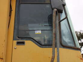 KOMATSU WA 500 LOADER WITH GP BUCKET - picture0' - Click to enlarge