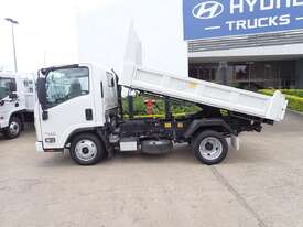 ISUZU NLR - picture1' - Click to enlarge