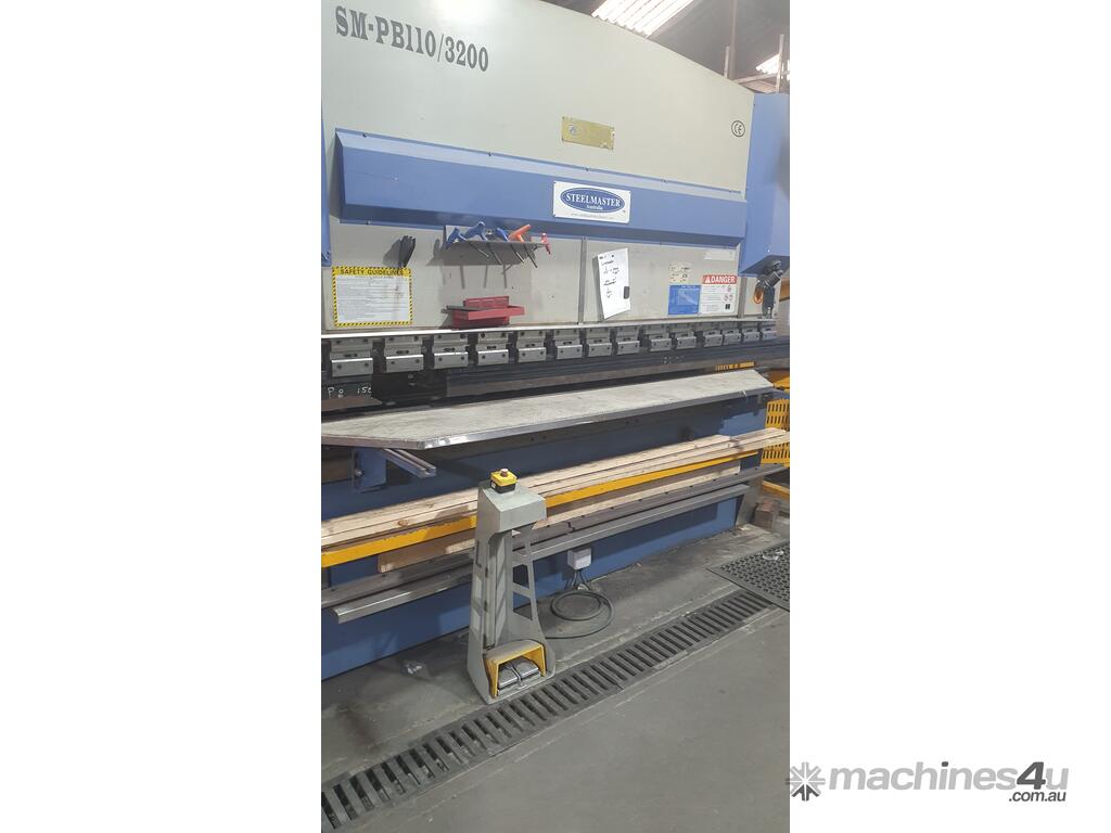 Used 2008 steelmaster Press Brake Folder Metal Work Press Brake in