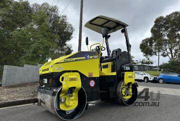   Multipac T30H-3 Twin Drum vibrating roller