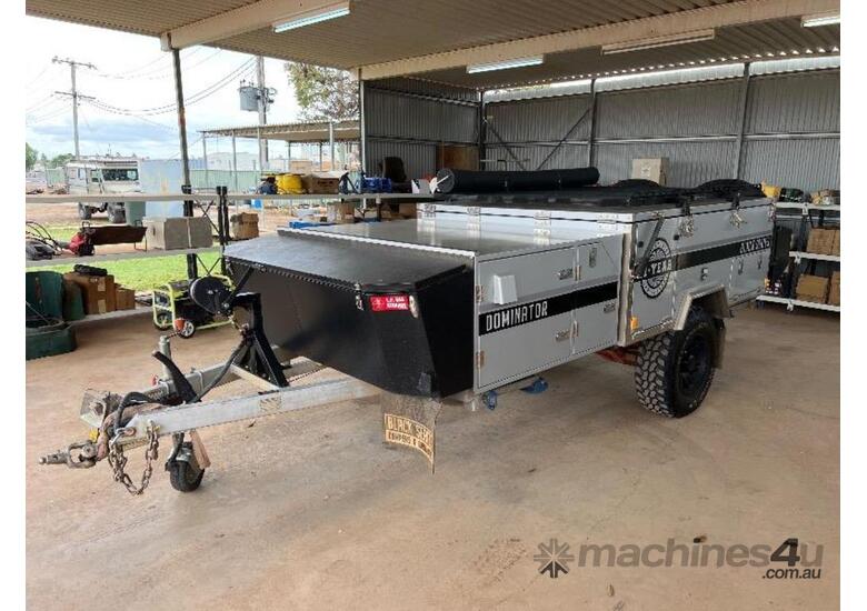 Buy Used 2018 gic 2018 GIC BLACK SERIES DOMINATOR CAMPER TRAILER